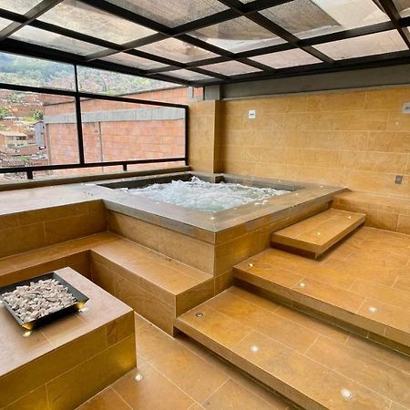 Edificio Helena Lägenhet Medellín Exteriör bild